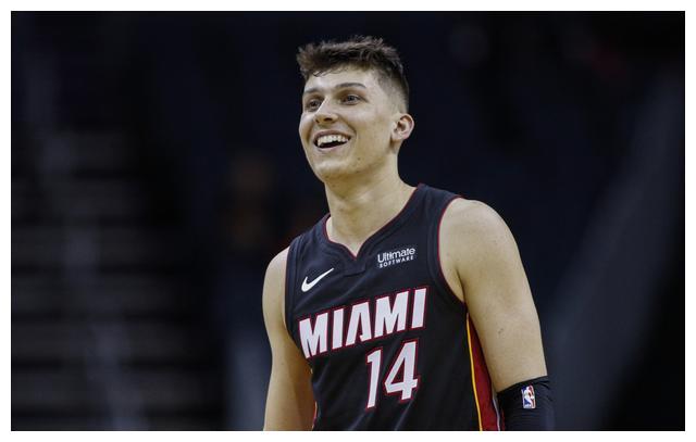 布朗展现出 布朗展现出